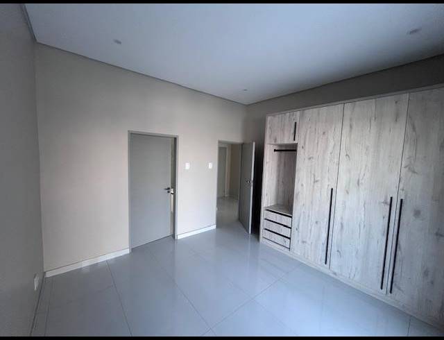 5 BEDROOM HOUSE FOR SALE IN SIX FOUNTAINS RESIDENTIAL ESTATE